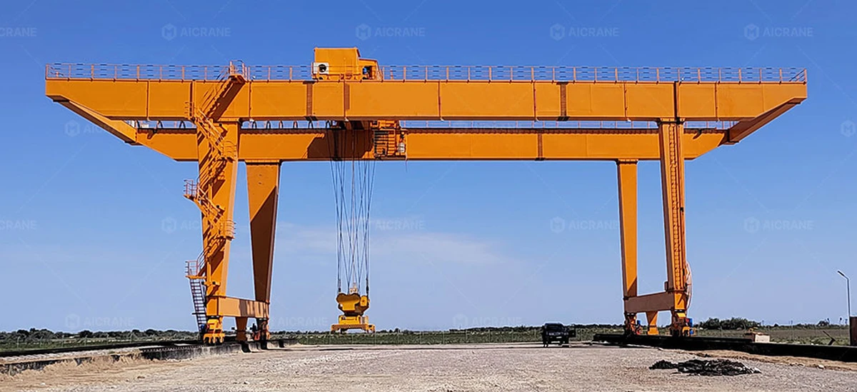 Козловой кран на рельсах грузоподъёмностью 45 тонн в Алматы, Казахстан
