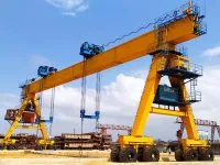 Козловой кран на пневмоходу